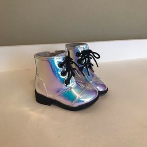Iridescent toddler girl boots size 4 new without tags. Wonder Nation brand.